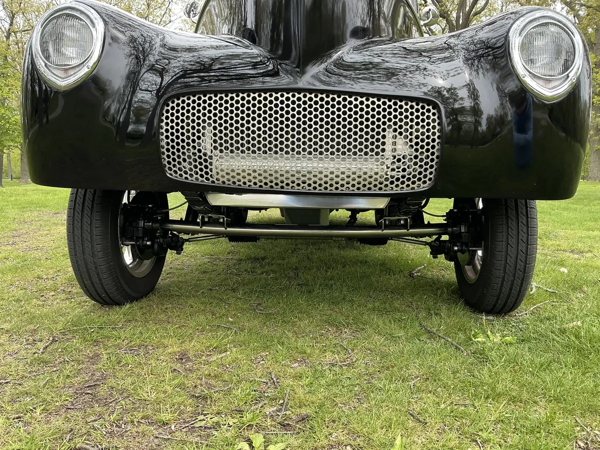 Willys-Custom-1941-Midnight-Black-Black-And-Tan-6