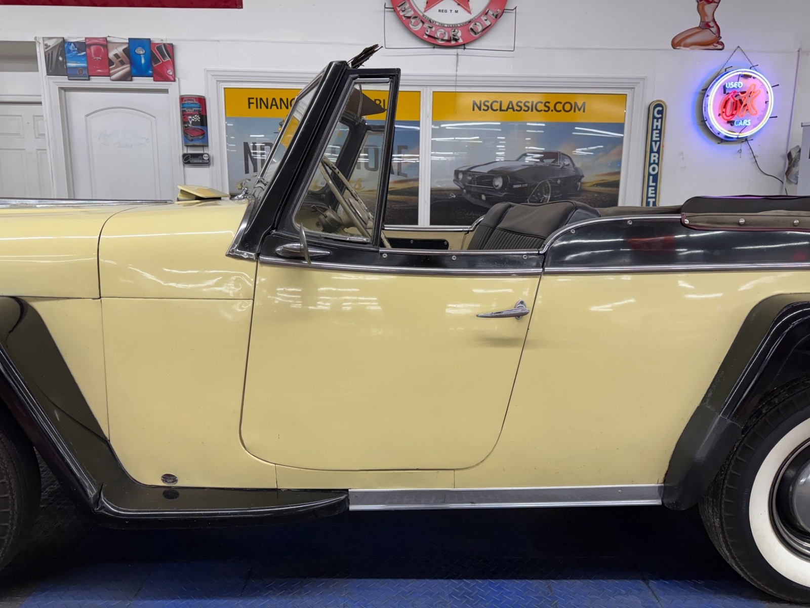 Willys-Jeepster-1950-14