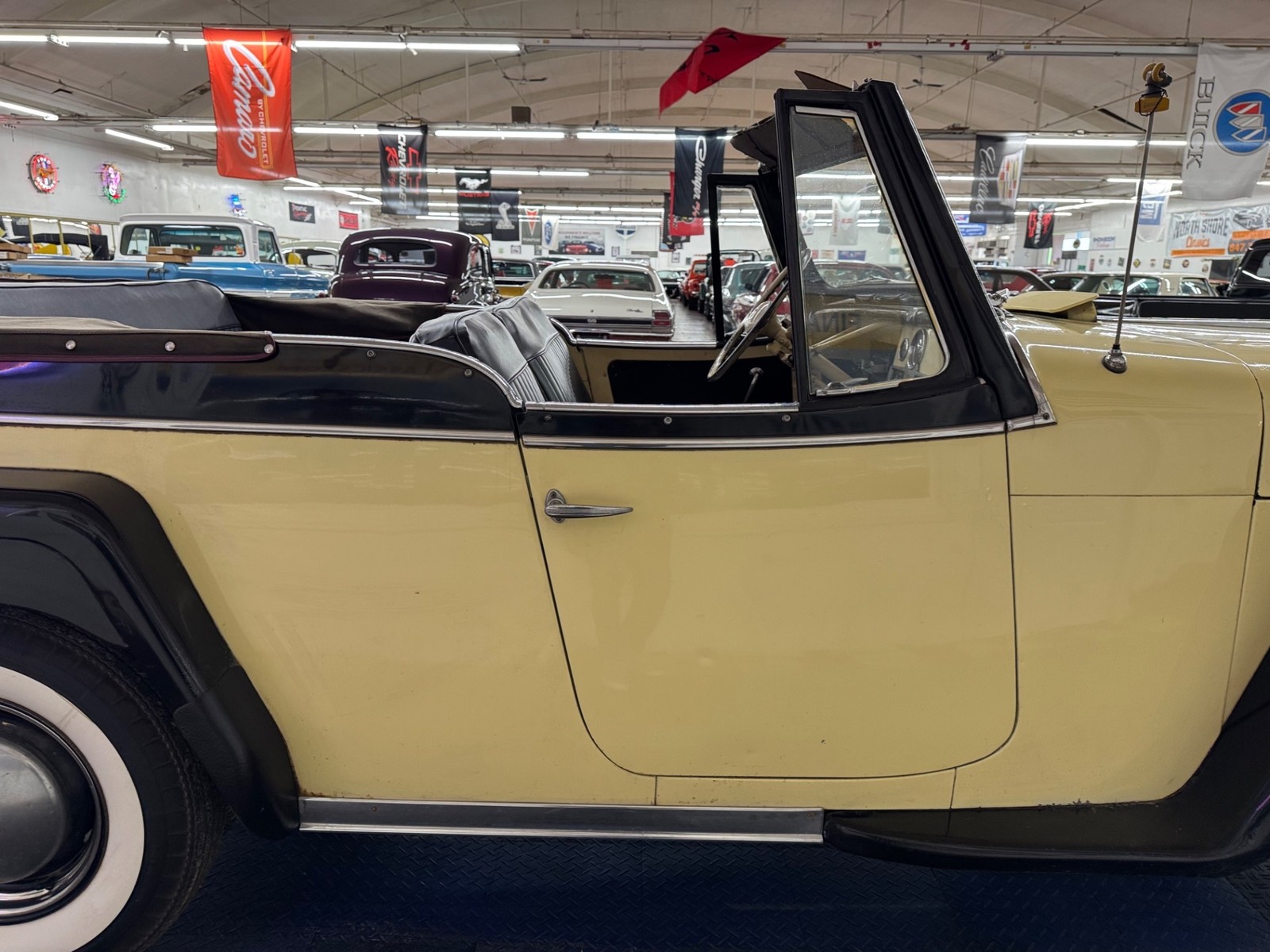 Willys-Jeepster-1950-25