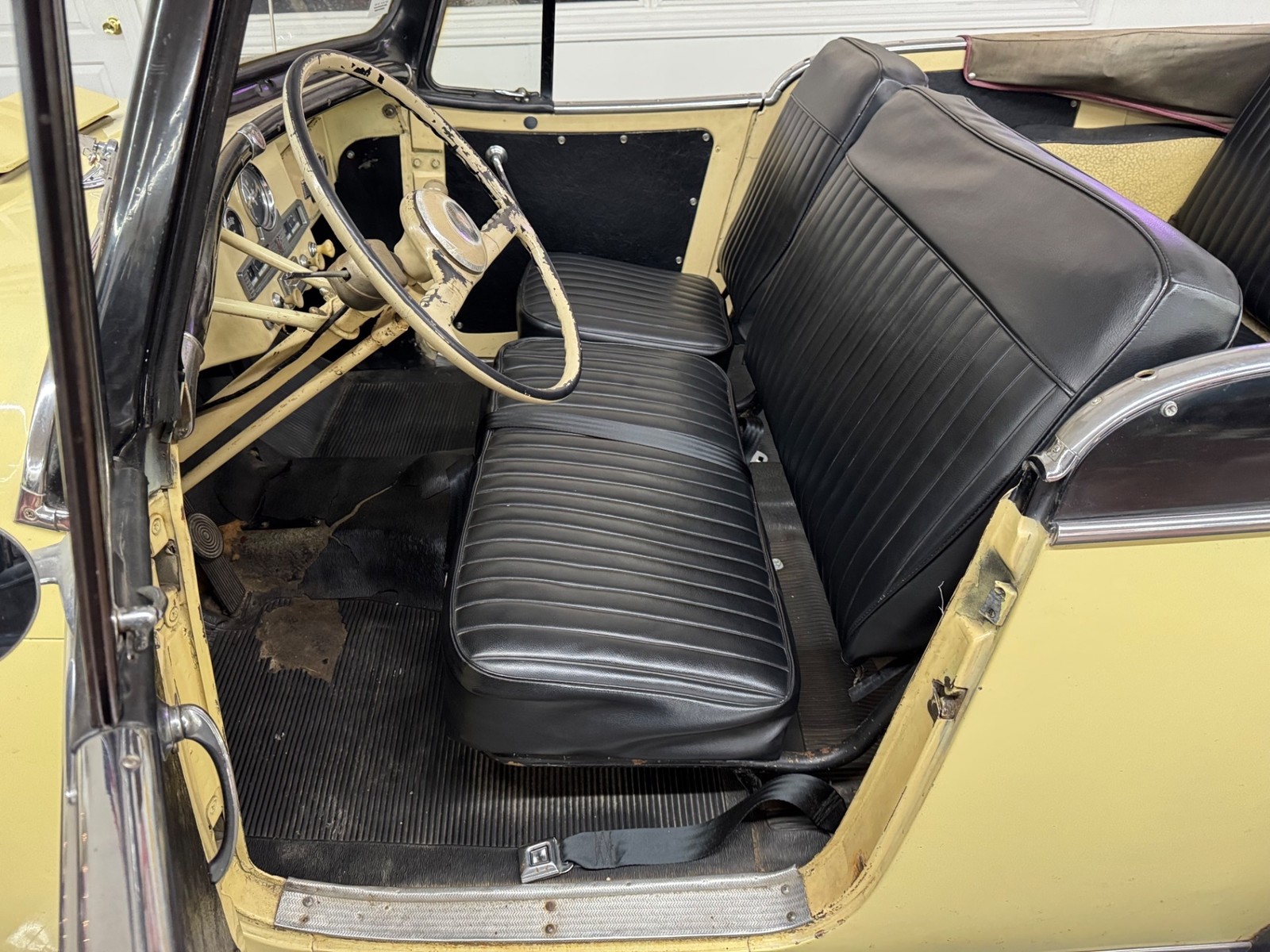 Willys-Jeepster-1950-29
