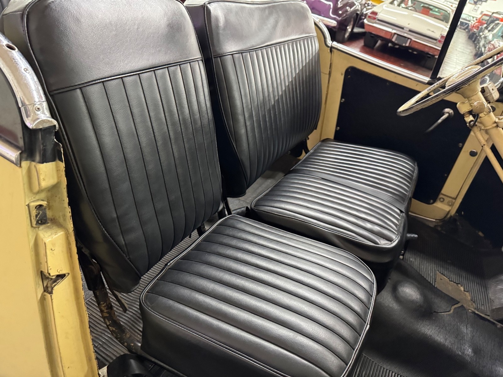 Willys-Jeepster-1950-39