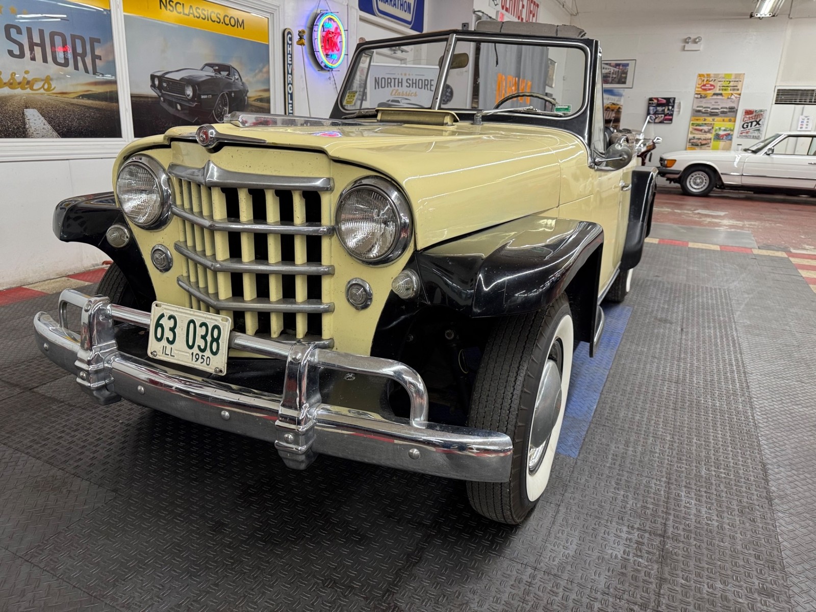 Willys-Jeepster-1950-8
