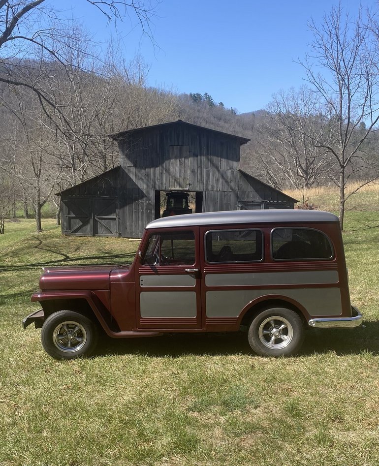 Willys-Sportwagon-1952-Burgundy-And-Silver-Burgundy-And-Gray