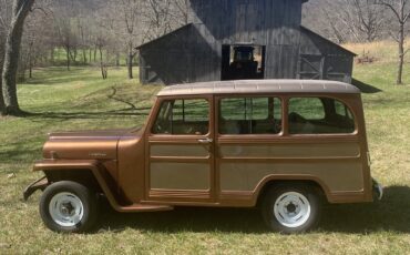 Willys-Sportwagon-1960-Bronze-And-Champagne-Toffee-And-Champagne