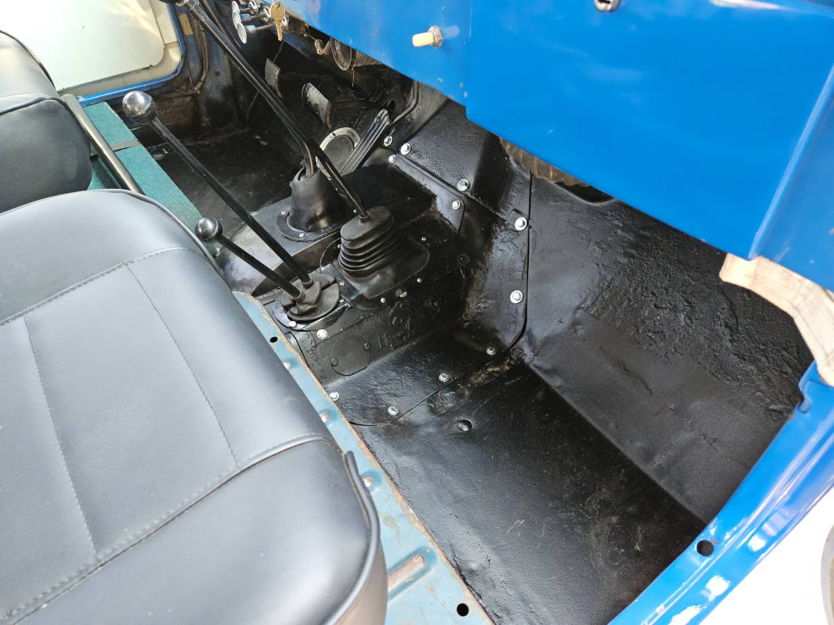 Willys-cj5-1961-blue-7