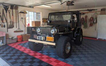 Willys-jeep-1946-black-3