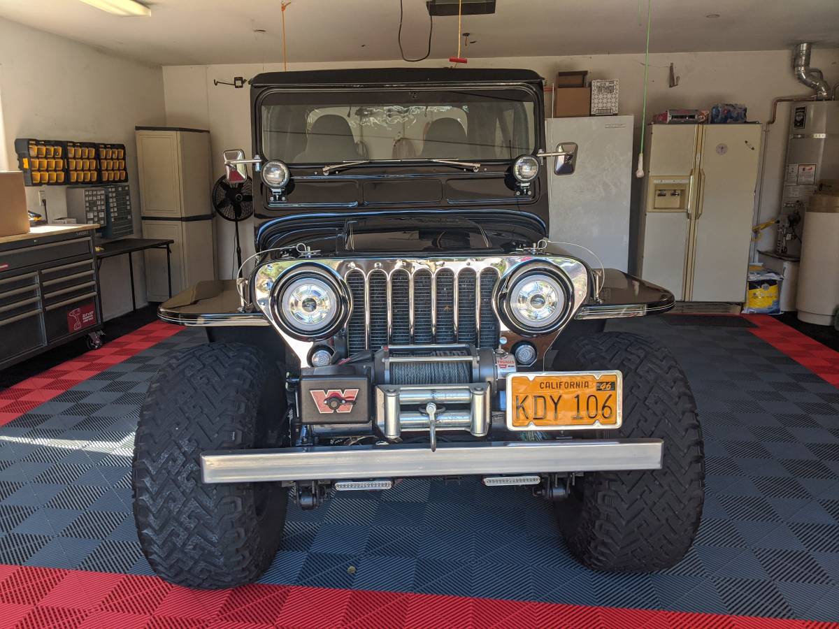 Willys-jeep-1946-black