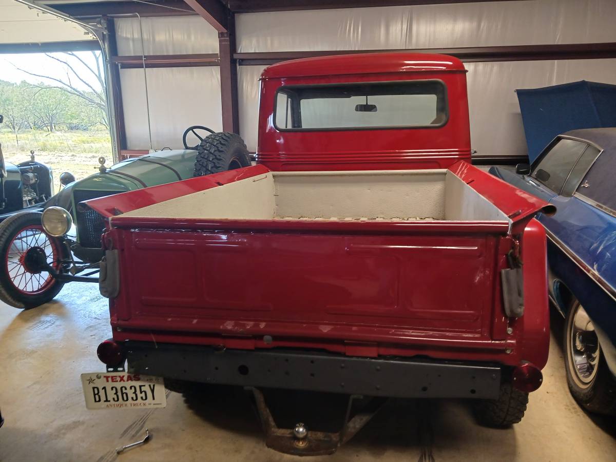 Willys-jeep-1960-red-1