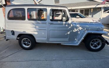 Willys-jeep-overland-wagon-1962-grey-1