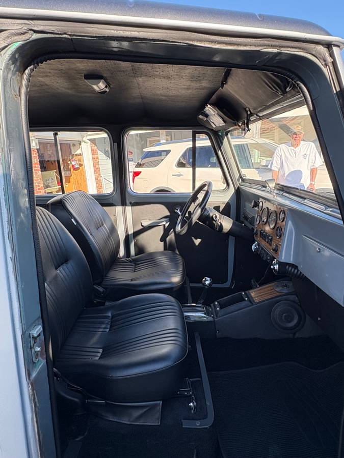 Willys-jeep-overland-wagon-1962-grey-3