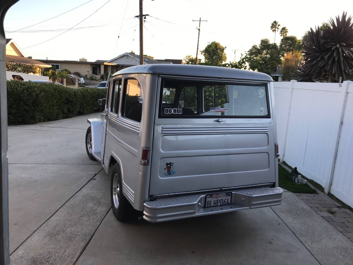 Willys-jeep-overland-wagon-1962-grey-4