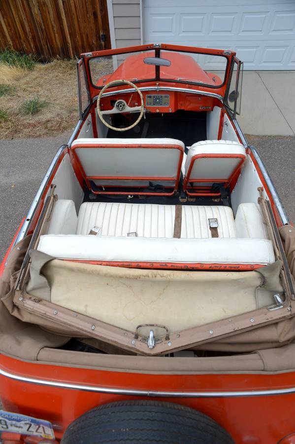 Willys-jeepster-1948-orange-2