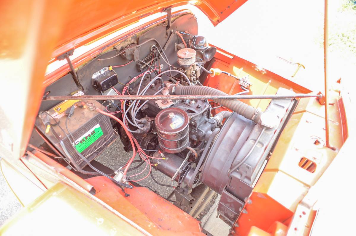 Willys-jeepster-1948-orange-7