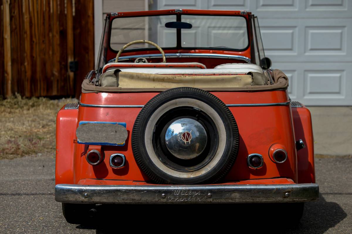 Willys-jeepster-1948-orange-8