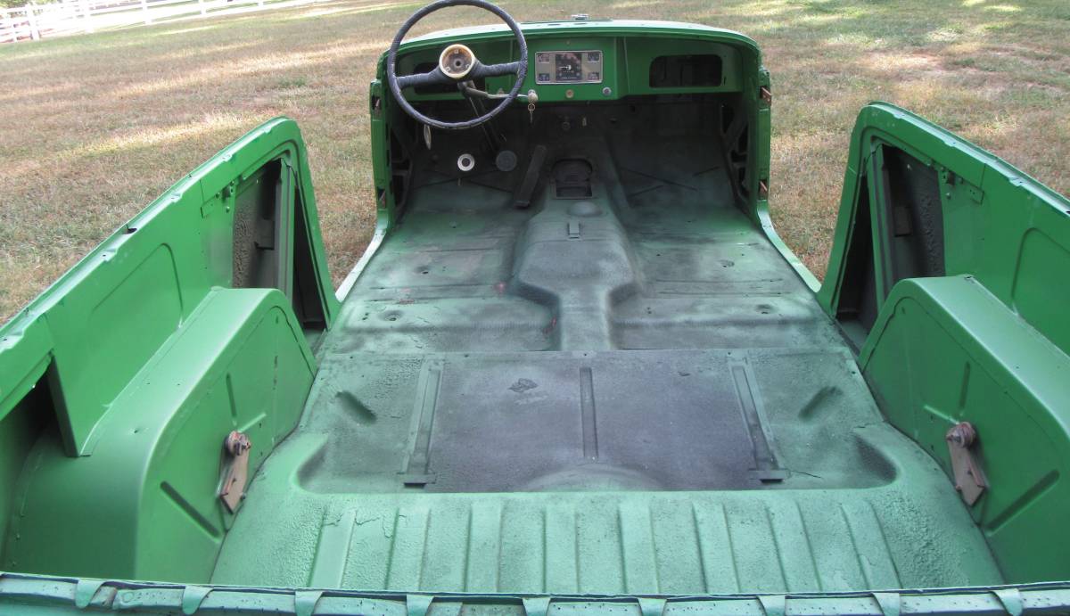 Willys-jeepster-1950-green-8