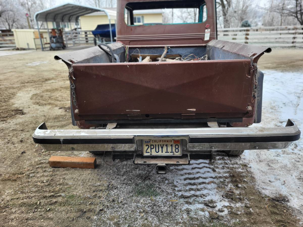 Willys-pickup-1962-brown-2