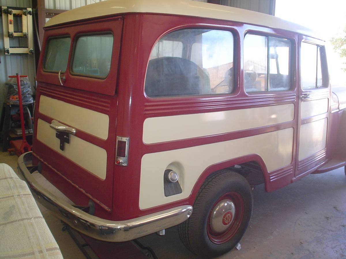Willys-station-wagon-1954-red-3
