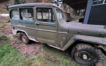 Willys-wagon-1952-green-4