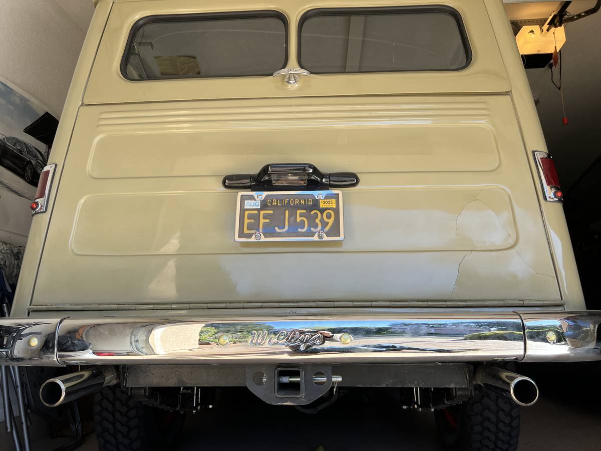 Willys-wagon-1953-custom-2