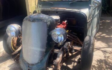 Willys-wagon-1953-green-11
