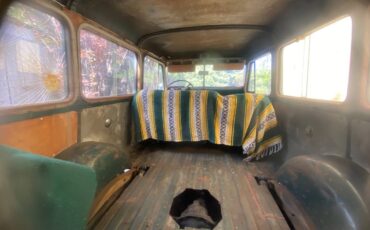 Willys-wagon-1953-green-3