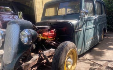 Willys-wagon-1953-green