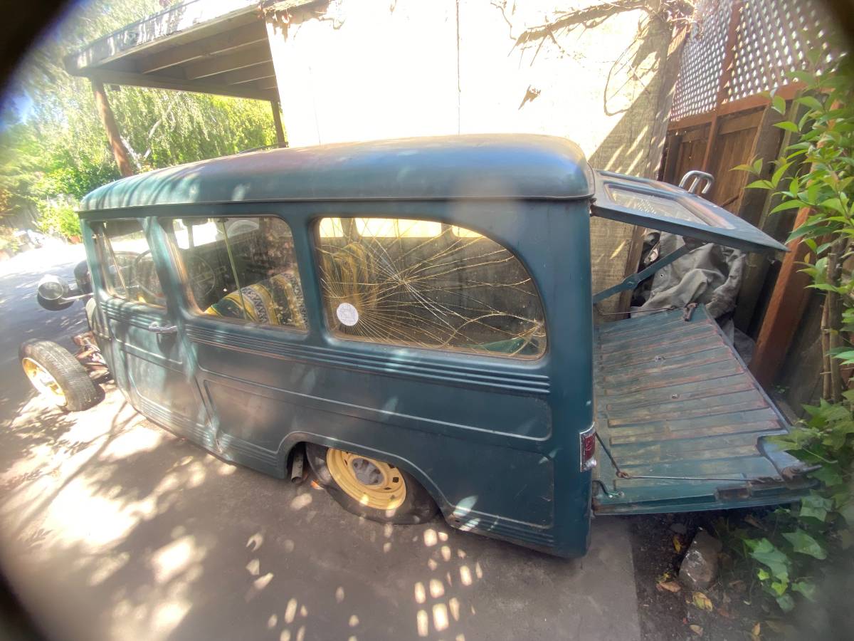 Willys-wagon-1953-green-5
