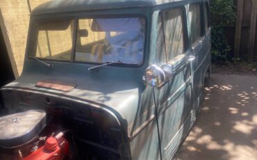 Willys-wagon-1953-green-8