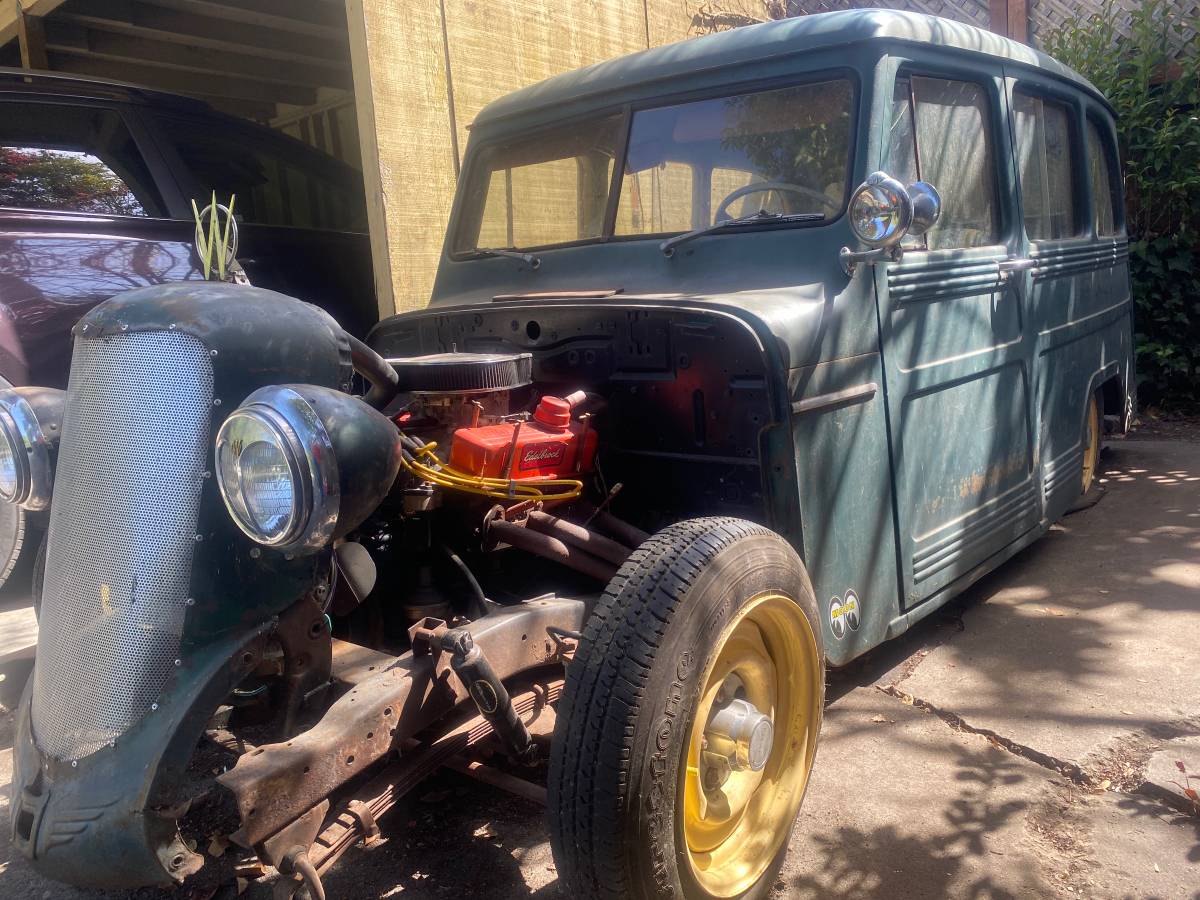 Willys-wagon-1953-green