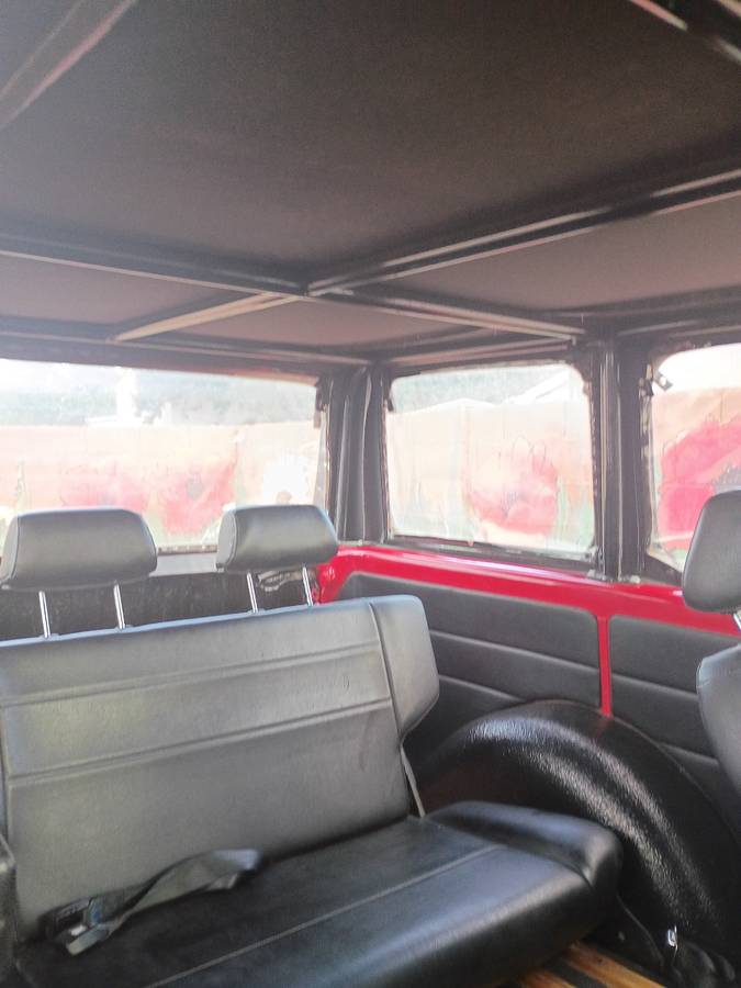 Willys-wagon-1954-red-18