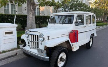 Willys-wagon-1962-white-13