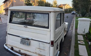 Willys-wagon-1962-white-23