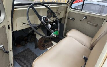 Willys-wagon-1962-white-4