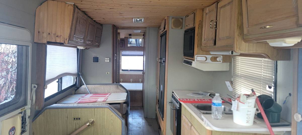 Winnebago-chieftain-1991-white-4