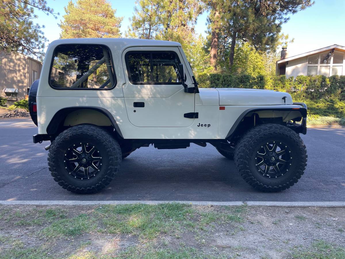 Wrangler-yj-1991-white-5
