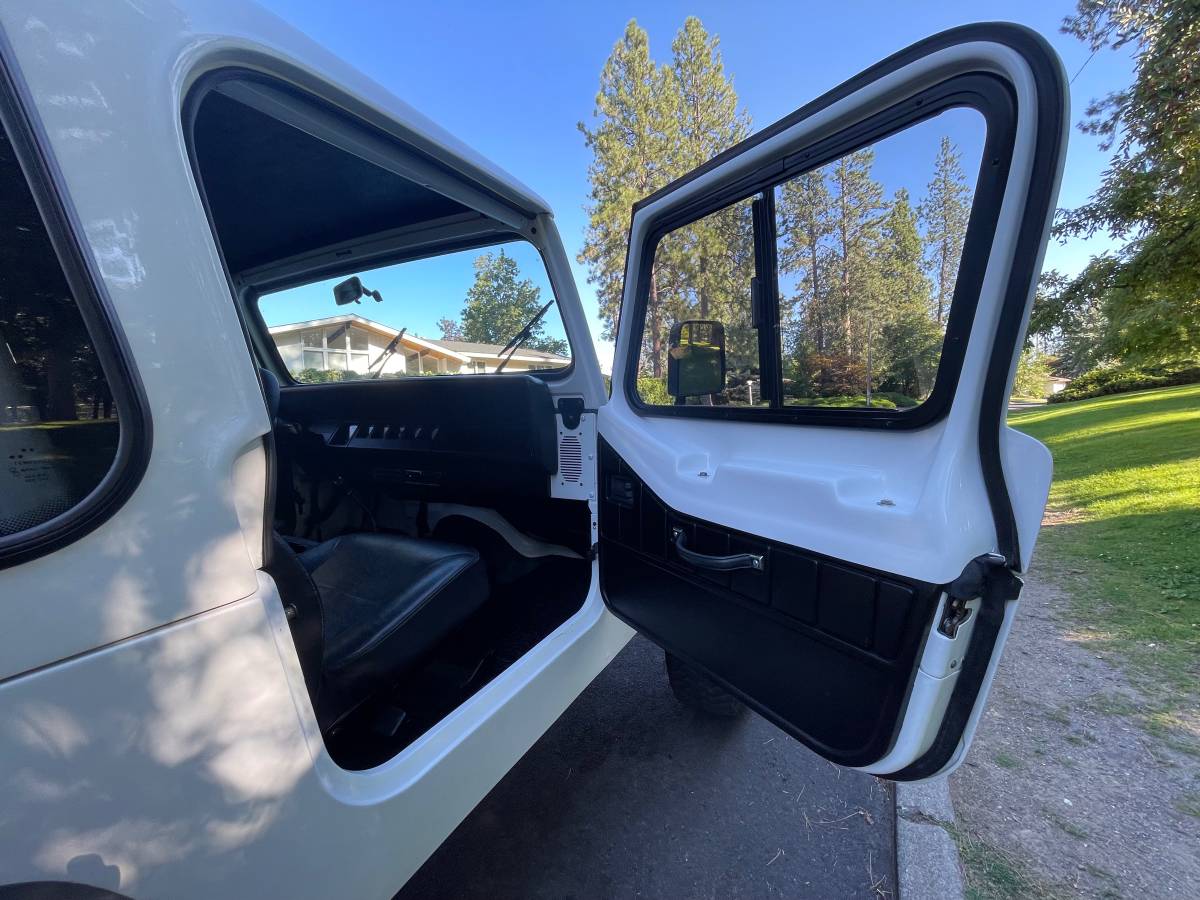 Wrangler-yj-1991-white-7