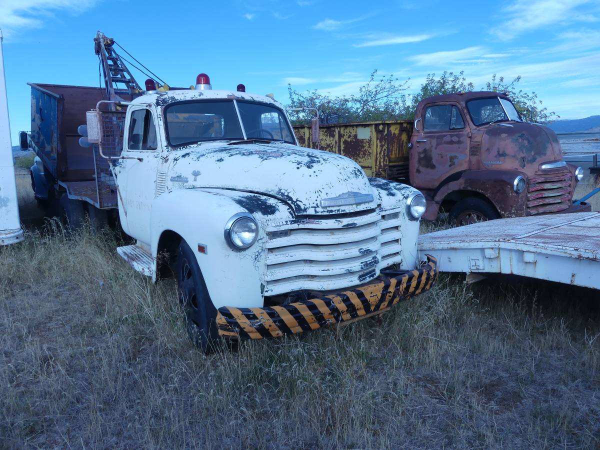 Wrecker-1951-white-2