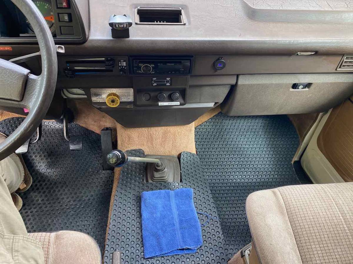 Wv-vanagon-syncro-1987-white-14