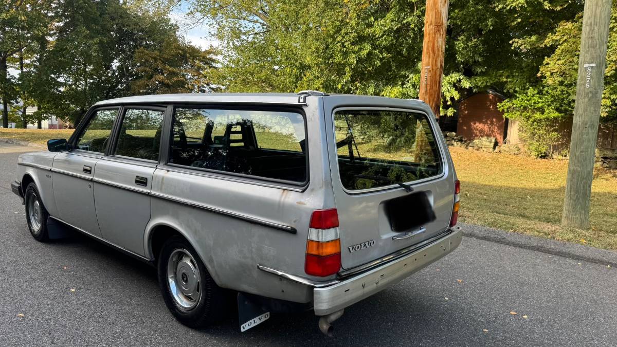 Yv1ax8858f3634432-1985-16