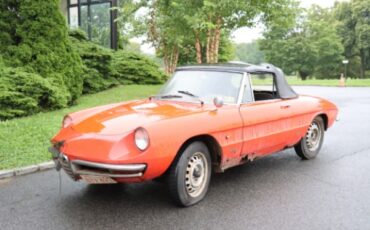 Alfa-romeo-Duetto-1966-Red-Black-1