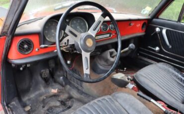 Alfa-romeo-Duetto-1966-Red-Black-2