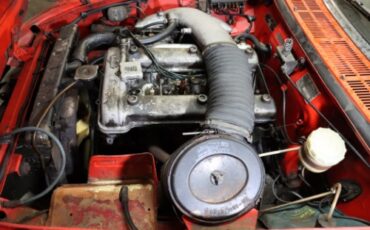 Alfa-romeo-Duetto-1966-Red-Black-6