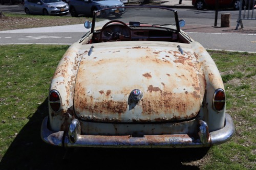 Alfa-romeo-Spider-1958-White-Red-3