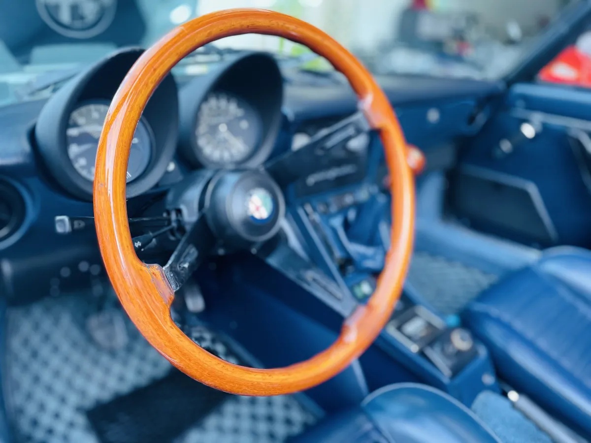 Alfa-romeo-Spider-1984-10