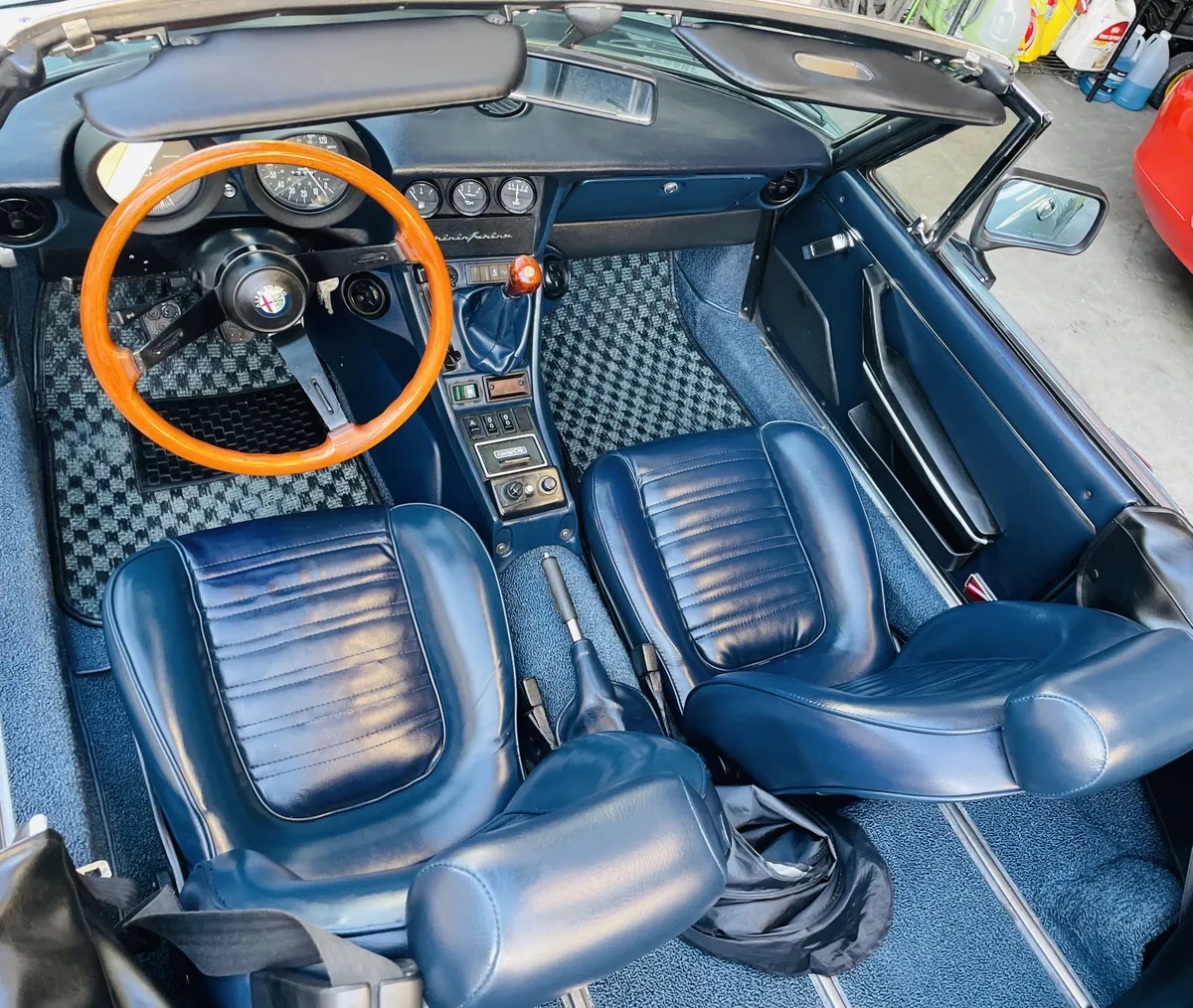 Alfa-romeo-Spider-1984-13