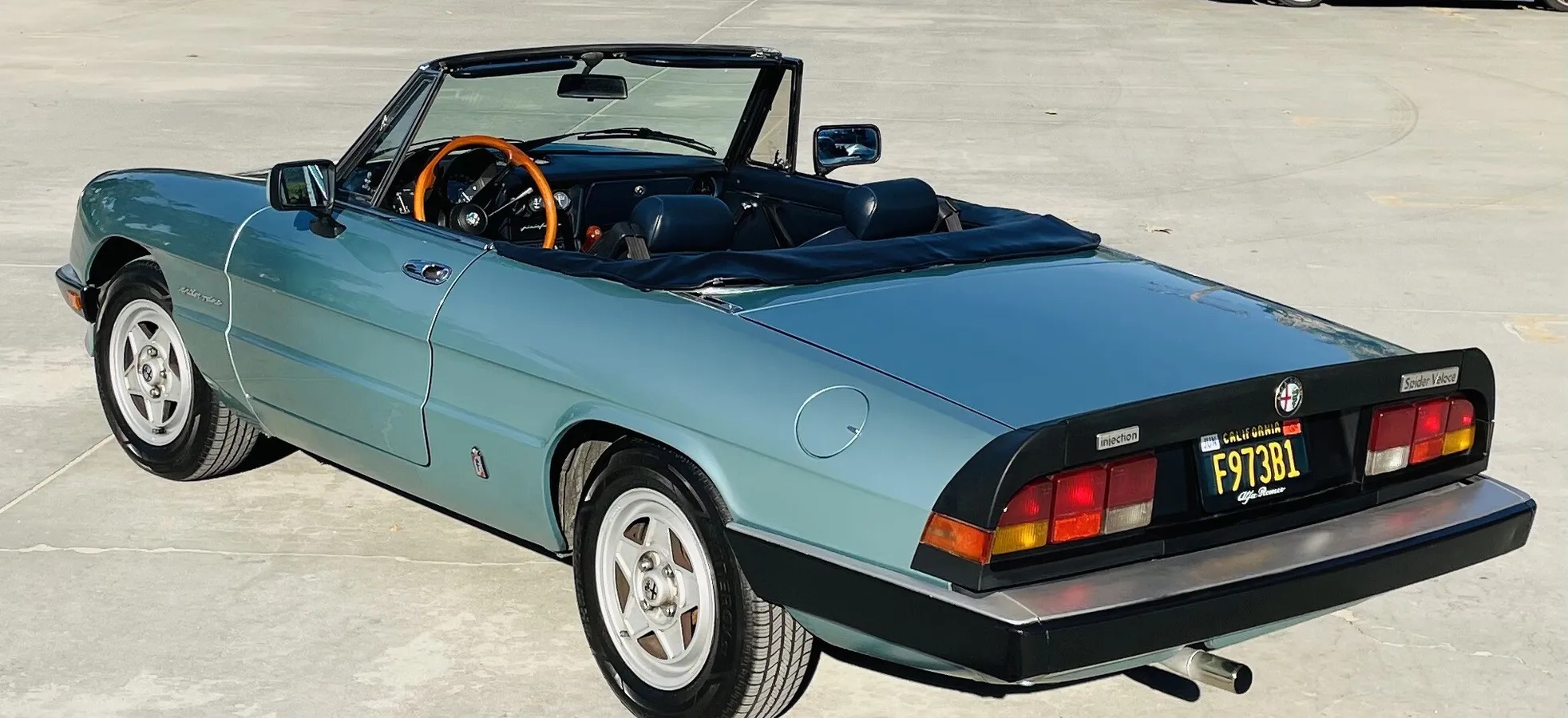 Alfa-romeo-Spider-1984-17