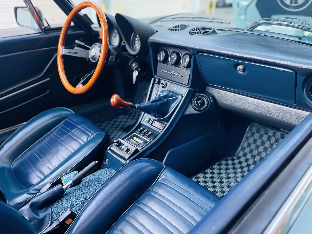 Alfa-romeo-Spider-1984-19