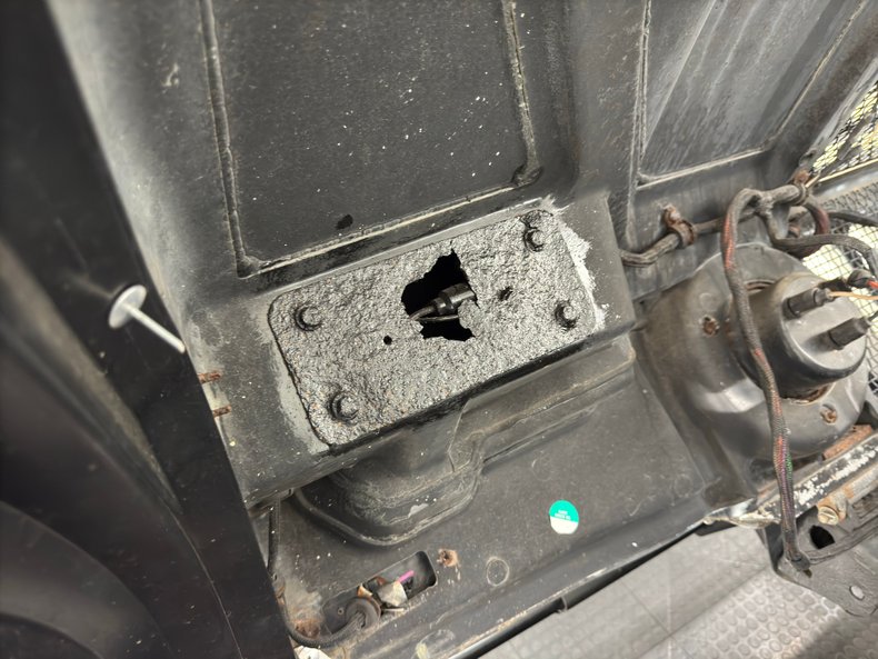 Am-general-Hummer-1995-White-Tan-36