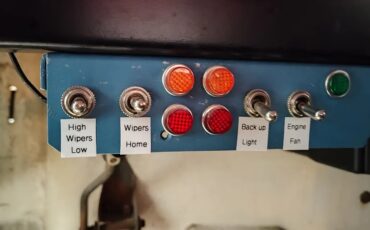 Amc-Jeep-1974-White-Black-11