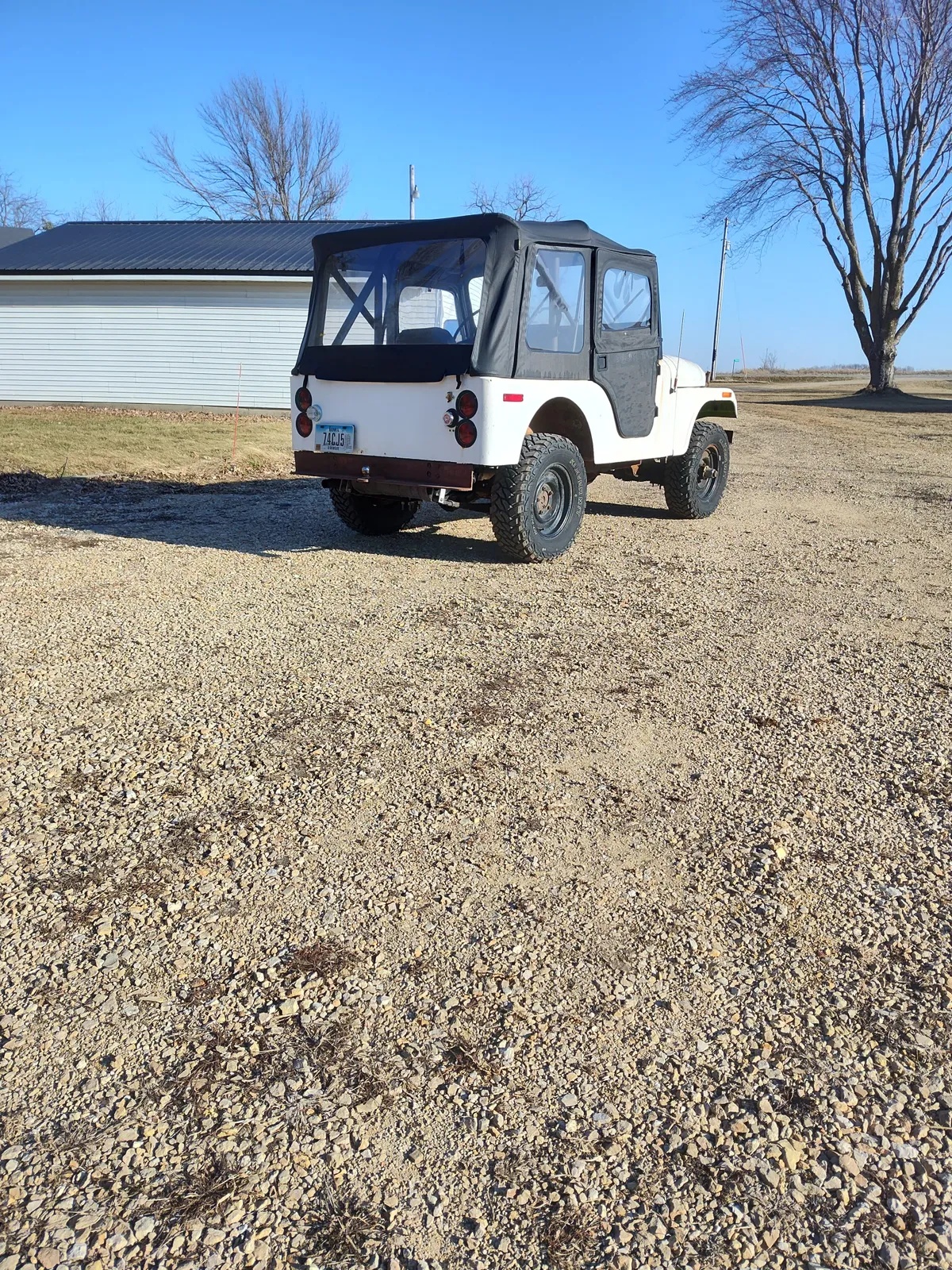 Amc-Jeep-1974-White-Black-2